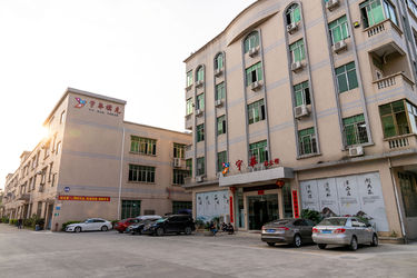 GUANGDONG YUHUA PLAYING CARDS CO.,LTD. línea de producción del fabricante