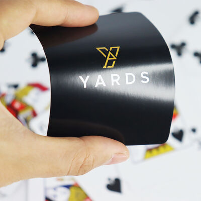 comprar Naipes de póquer de lujo 100% PVC personalizados de fábrica con núcleo azul dorado de 24k y logotipo personalizado para familias online manufacture