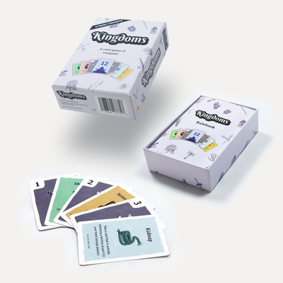 Diseño personalizado aceptado Tarjetas de juego personalizadas para adultos y familias con tapa y embalaje base