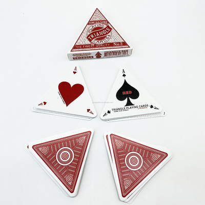 Tarjetas de juego de forma triangular personalizadas a granel con diseño personalizado e impresión personalizada