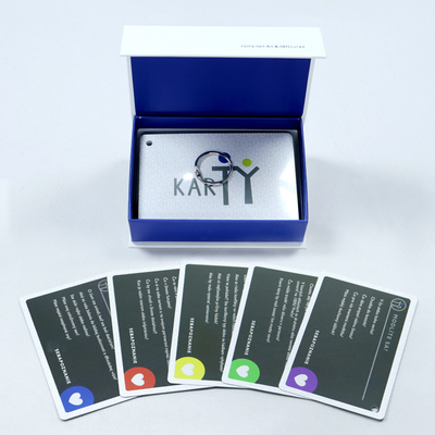 Logotipo personalizado Superficie de acabado UV Juego de cartas para hombres y mujeres extraños