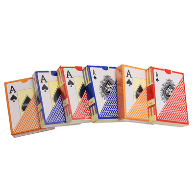 Tarjetas de juego de plástico con su logotipo Impreso Diseño clásico 63x88mm o personalizado