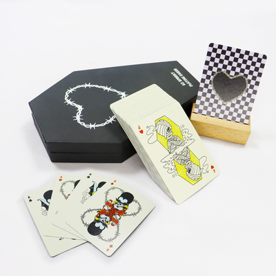 Juego de fiestas Juego de cartas con barniz brillante en 280 gramos de papel azul y logotipo personalizado